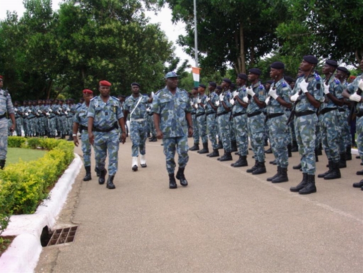 Ecole de gendarmerie de Toroguhé : les élèves sous-officiers de première année, promotion 2010 2012 ont été présentés au drapeau de l’état de Côte d’Ivoire